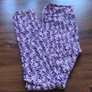 NWOT LULAROE LEGGINGS OS